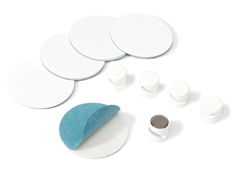 Magnets with hooks