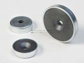 Magnetsystem mit Durchgangsbohrung und 90° Senkung, Ferrit