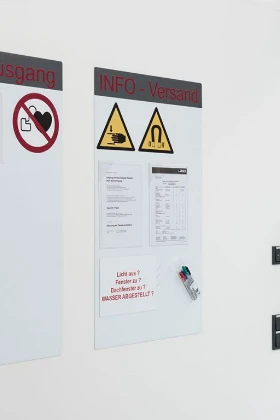 Magnetic signs Magnetic signs